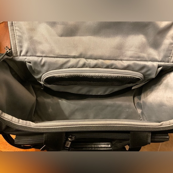 ✈️Travelpro”The Choice Of Flight Crews And Frequent Travelers” Multipurpose Tote - Picture 13 of 15